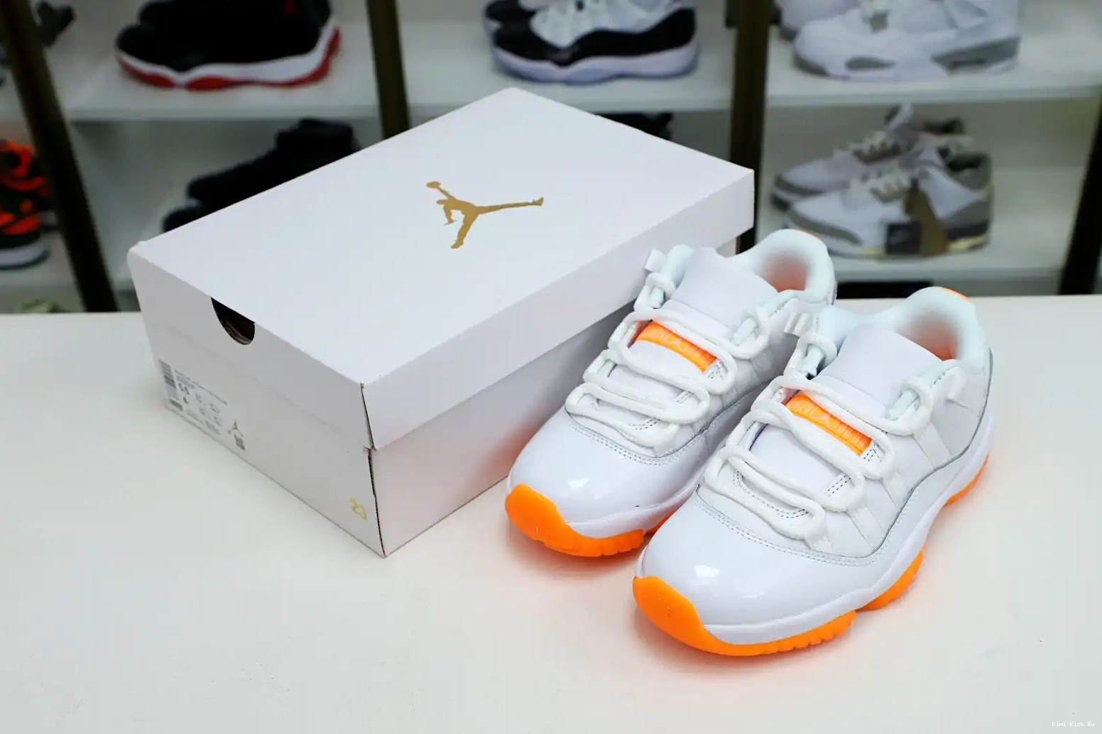 WMNS CITRUS' LOW 11 RETRO 'BRIGHT AIR Kimikick JORDAN 0712